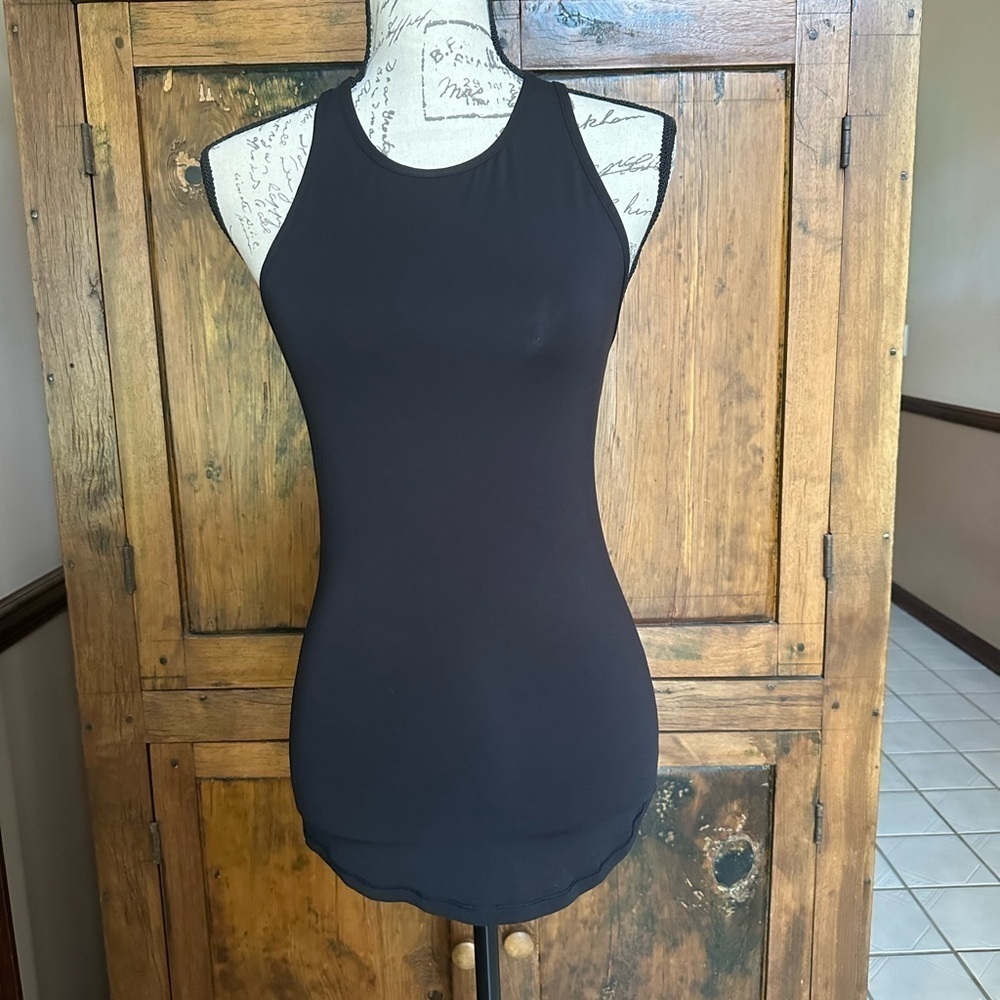 Lululemon Women’s Black Racerback Tank Size 6